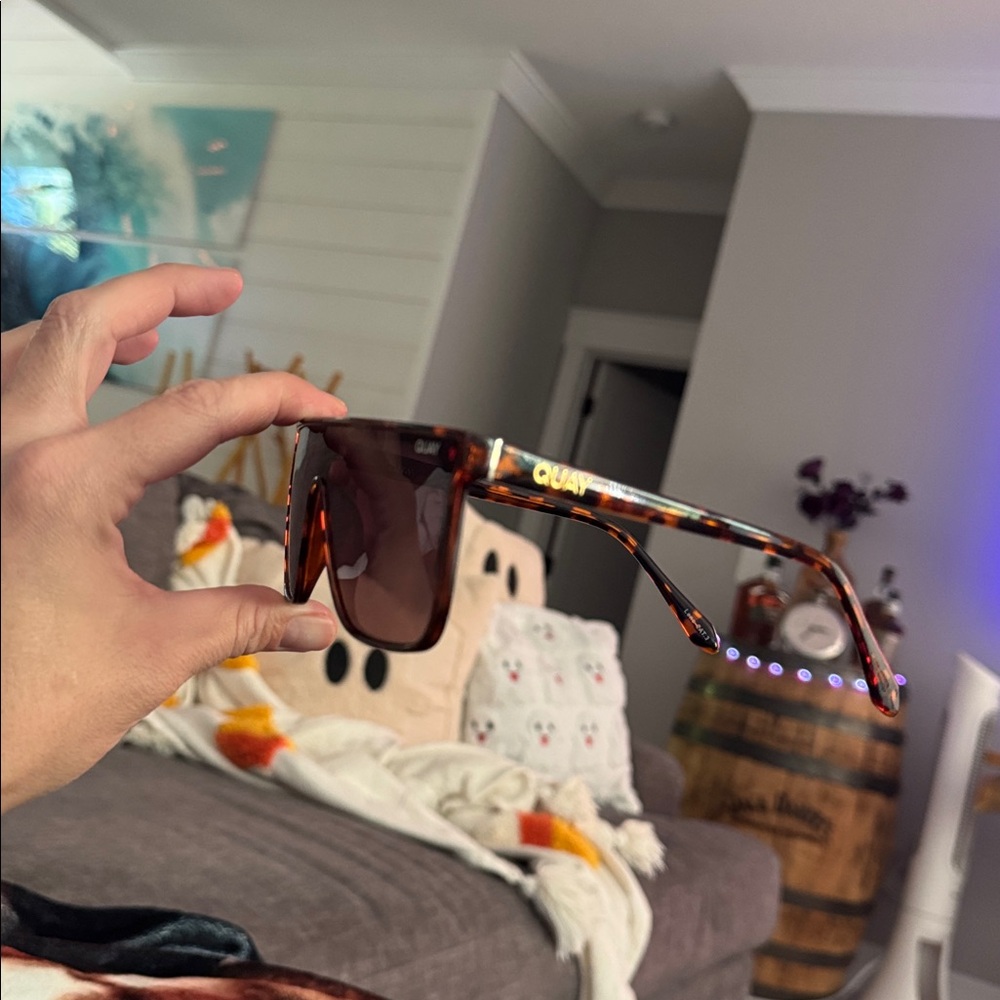 NEW ! Rare Nightfall Polarized LARGE Quay Tortoise Sunglasses with case no box